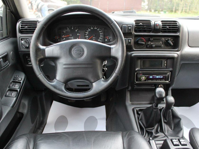 Opel Frontera, 1992 салон