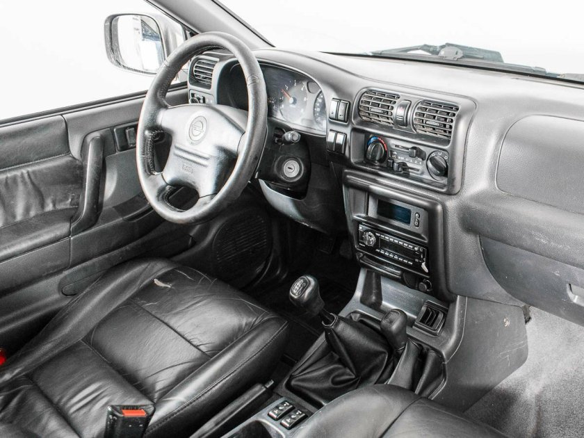 Opel Frontera, 1992 салон