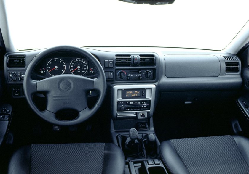 Opel Frontera Sport 1992