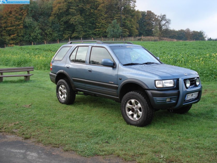 Опель Фронтера