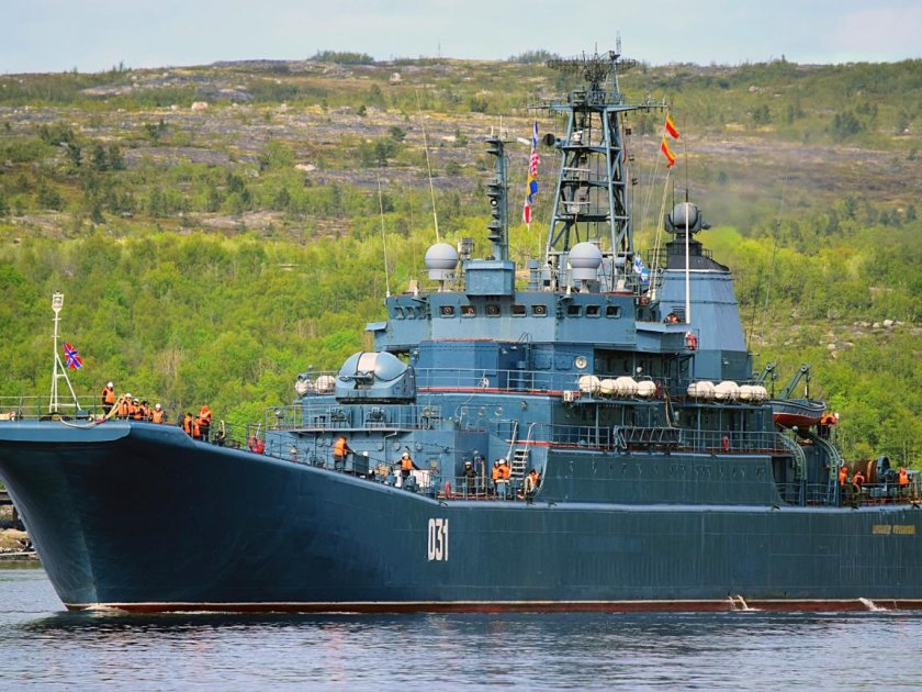 Корабль Александр Отраковский большой десантный