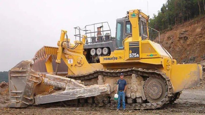 Бульдозер Komatsu d575a