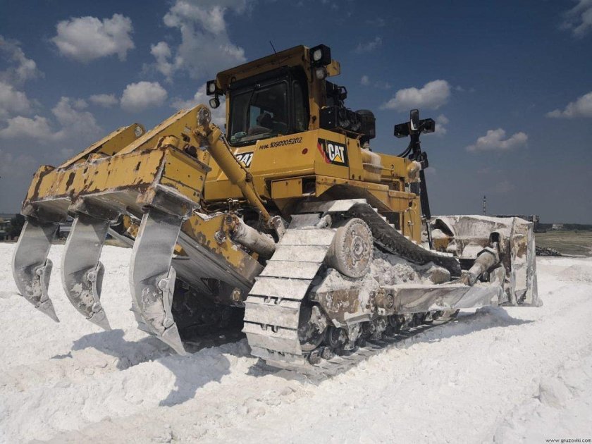 Катерпиллер бульдозер 9