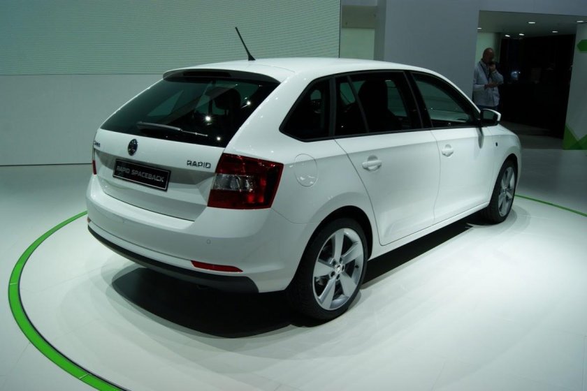 Шкода Рапид Spaceback
