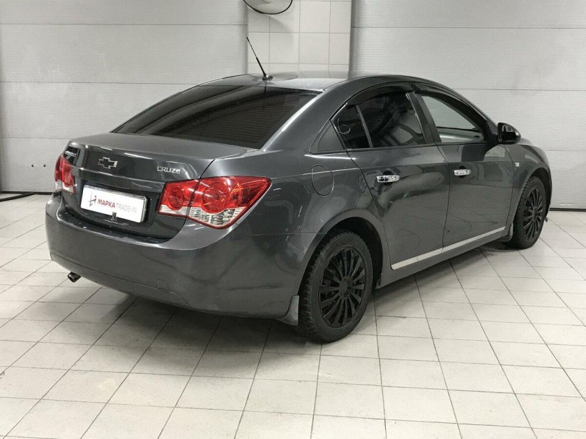Шевроле Круз серый