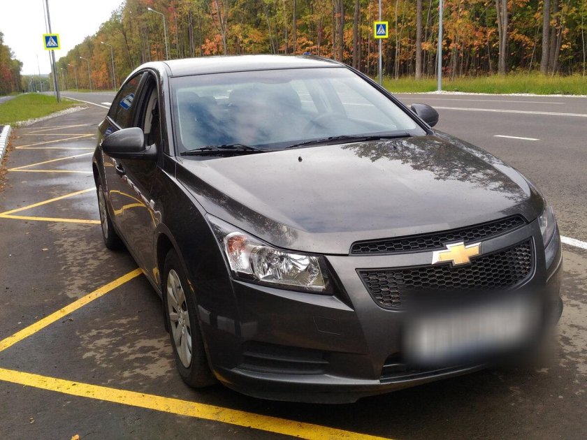 Шевроле Круз машина 2012 года