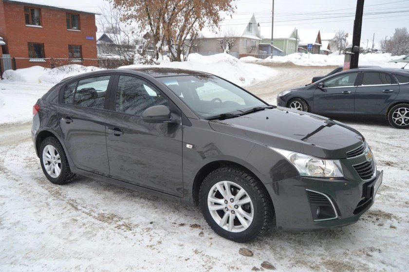 Шевроле Круз темно серый