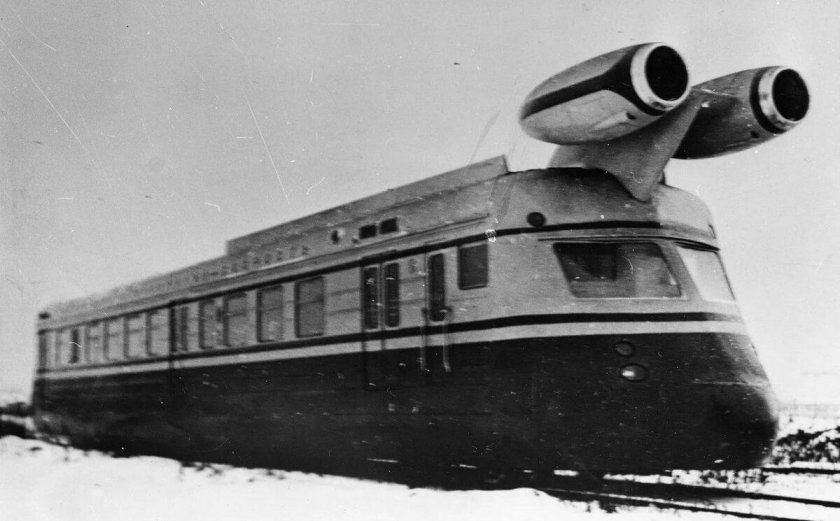 Реактивный поезд СССР СВЛ