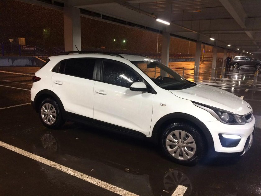 Kia Rio x-line белая