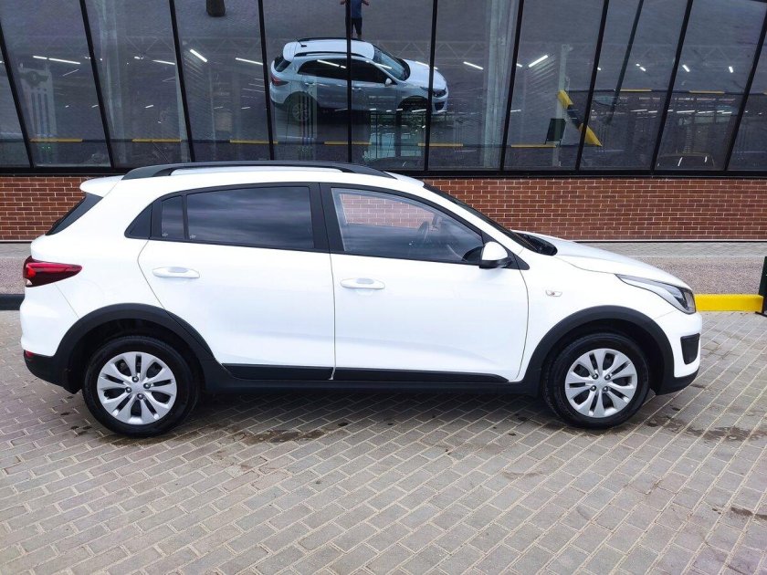 Kia Rio x-line 2018 белый