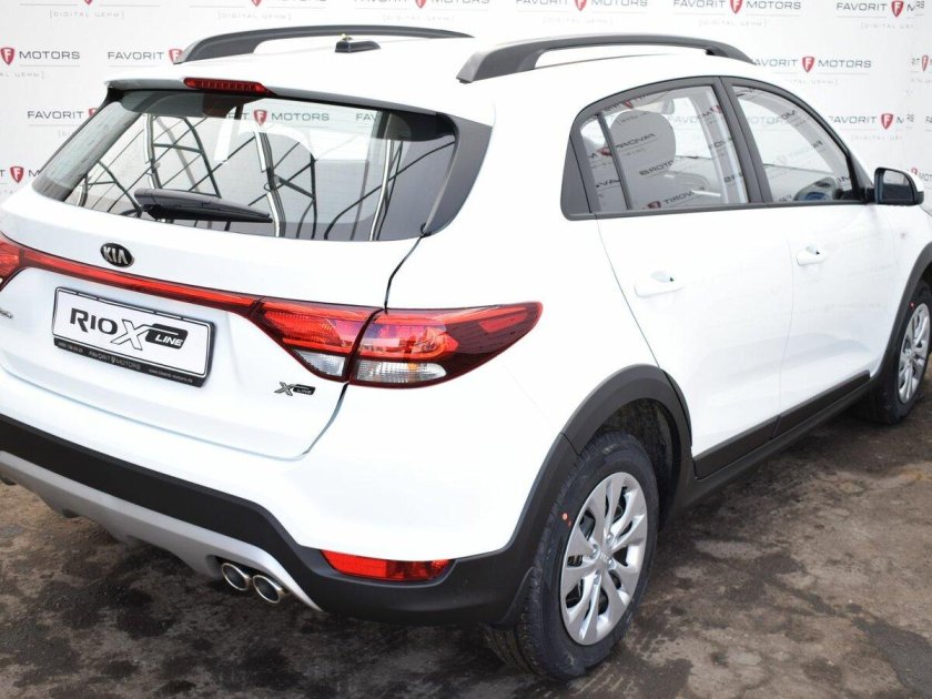 Kia Rio x-line 2018 белый