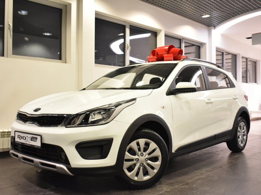 Kia Rio x-line белая