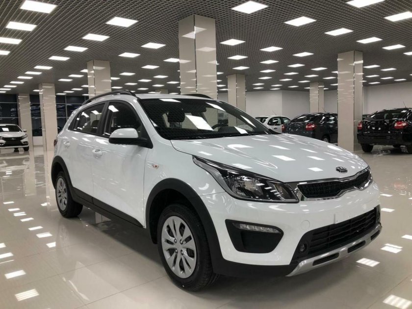 Kia Rio XLINE белый