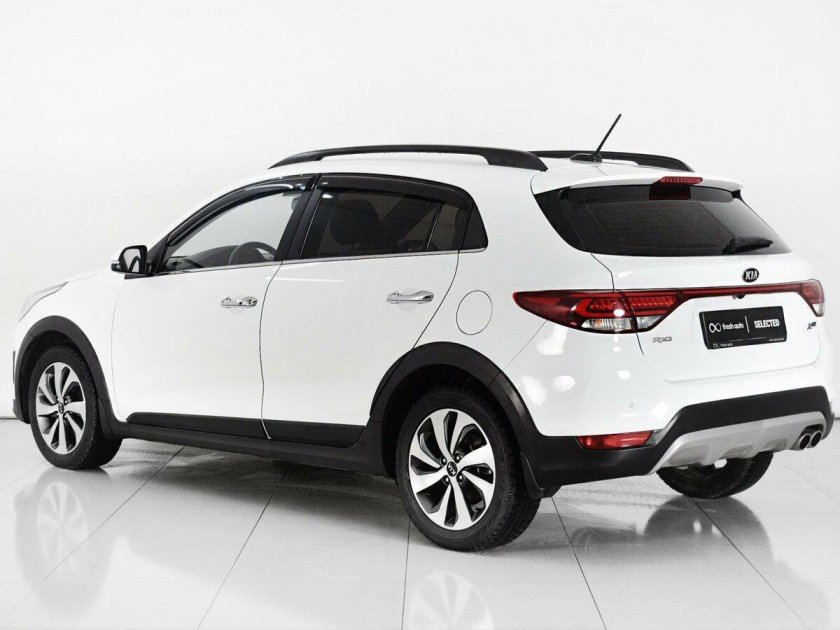 Kia Rio x-line белая