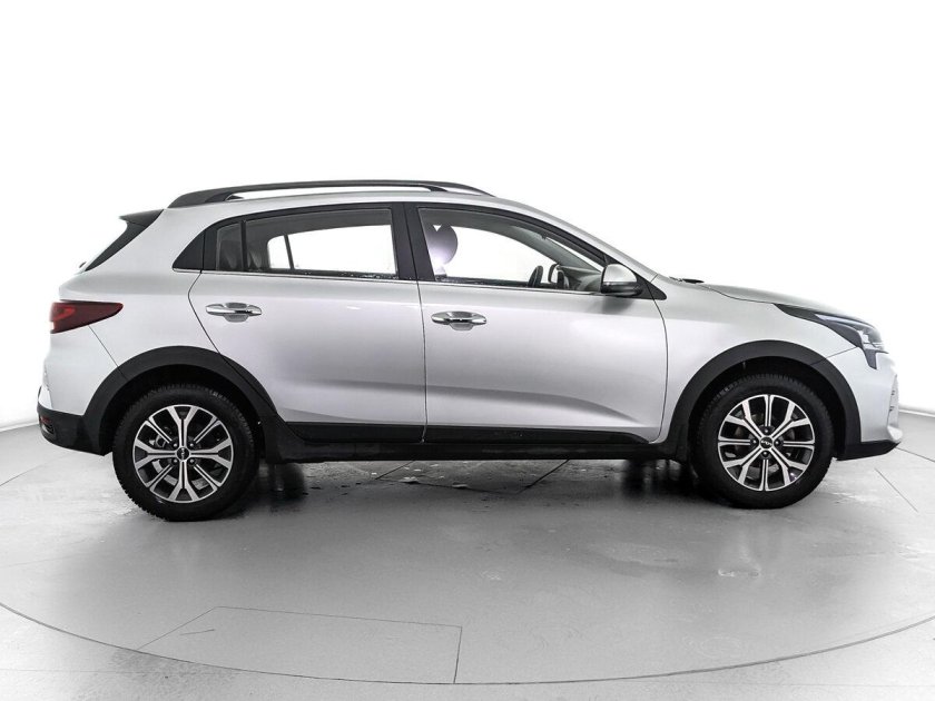 Kia Rio x-line белая