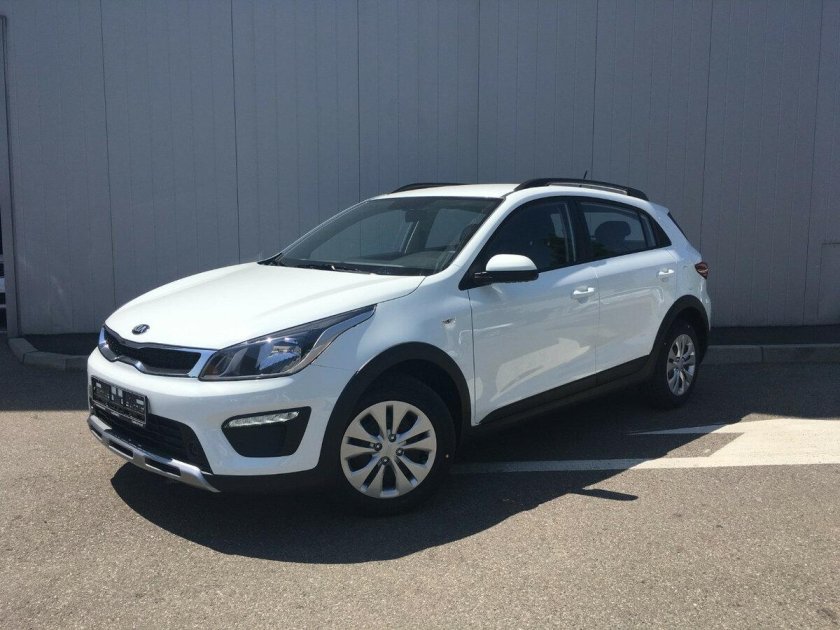 Kia Rio x-line белая