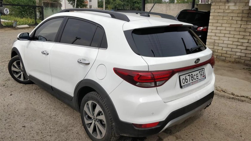 Kia Rio x-line белая