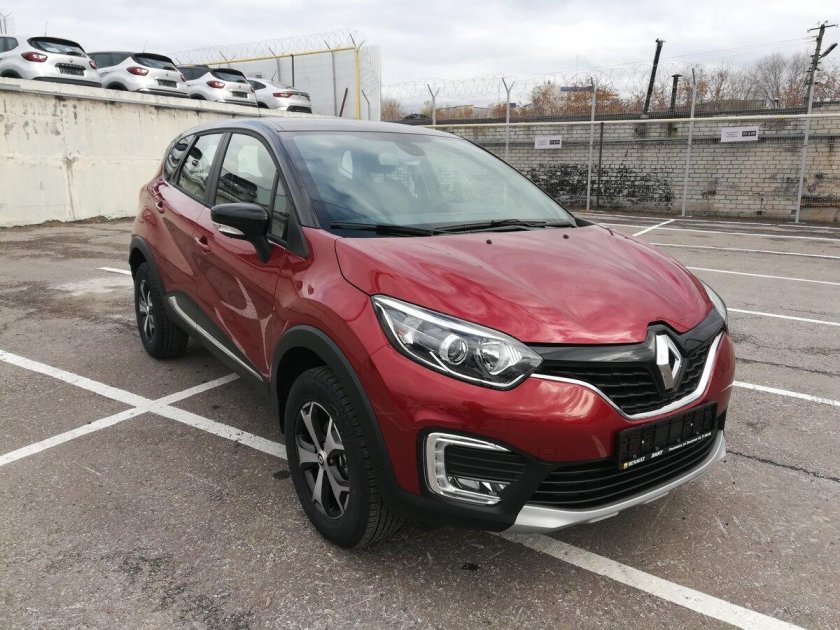 Renault Captur 2021 красный