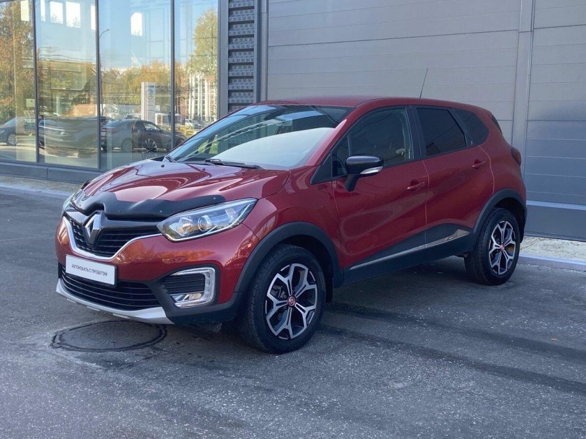 Рено Каптур бордовый