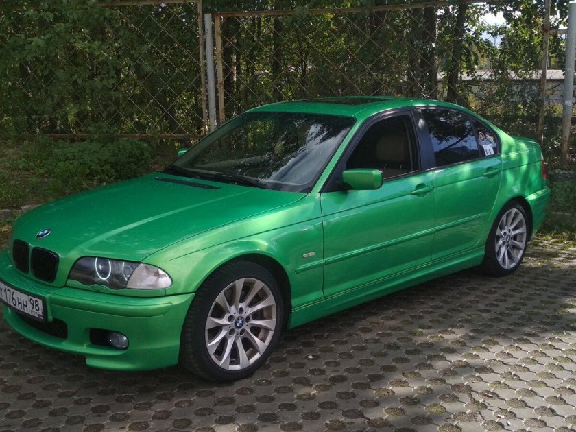 BMW e46 зеленая