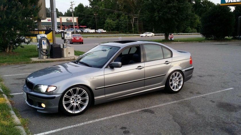 БМВ е46 серебристая