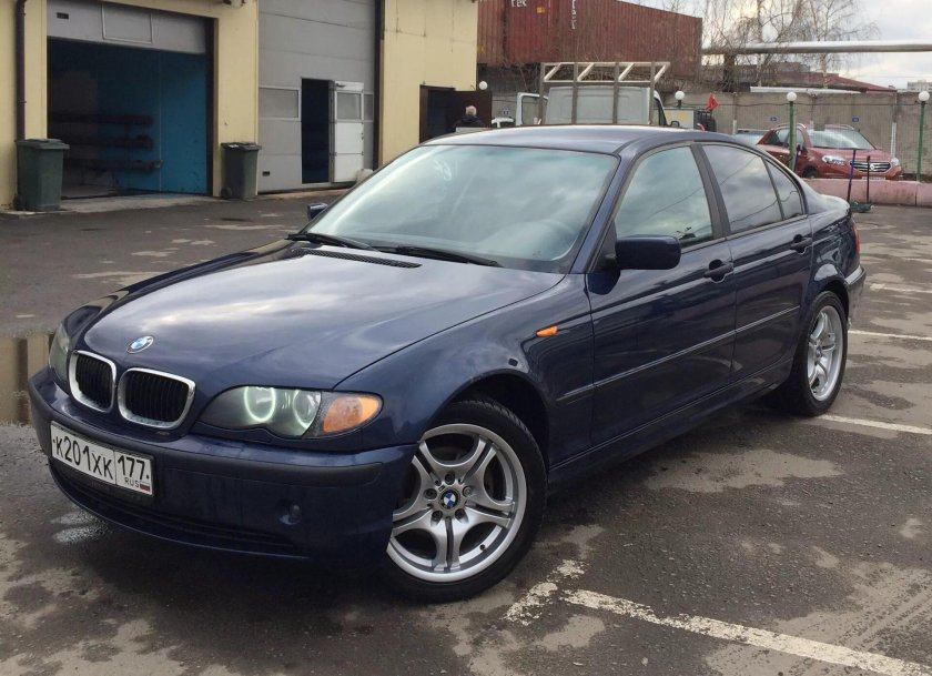 БМВ е46 2003