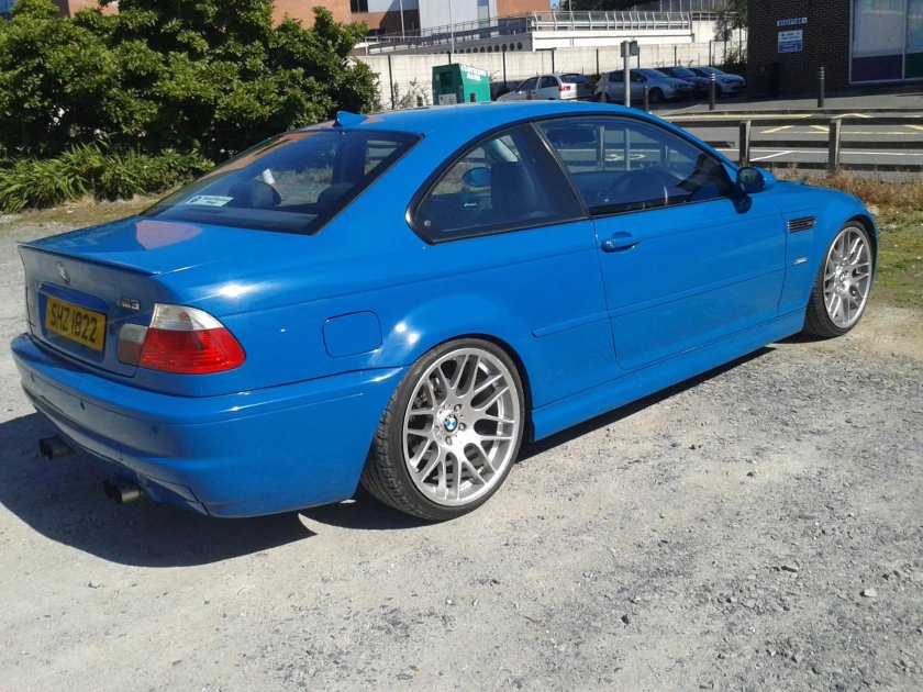 БМВ е46 синяя седан