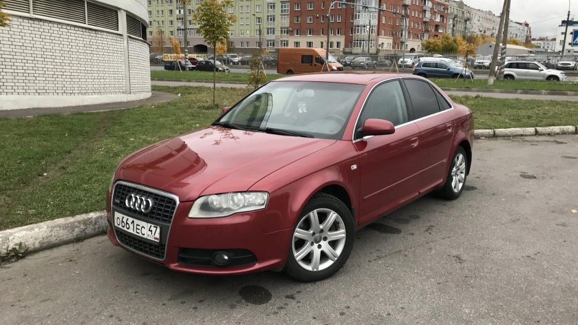 Audi a4 красная