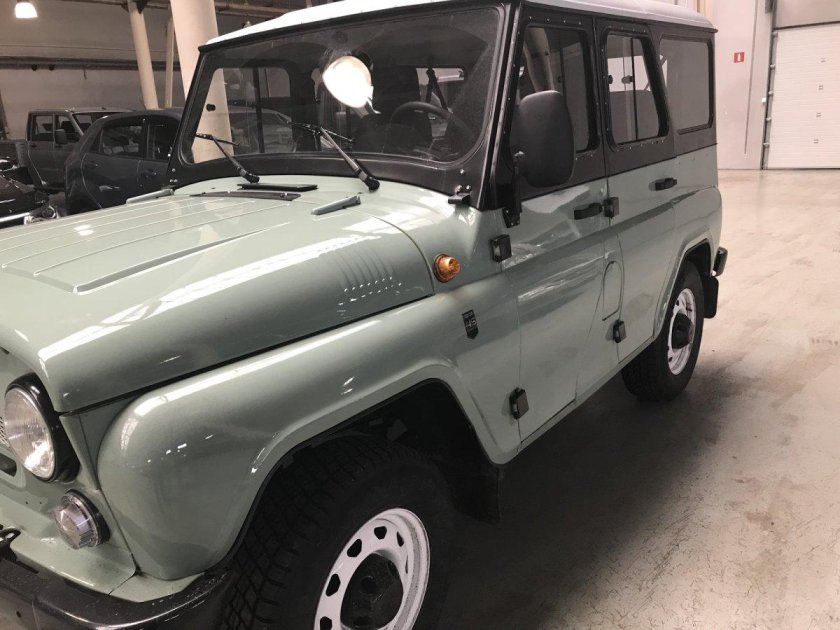 УАЗ 469 серый