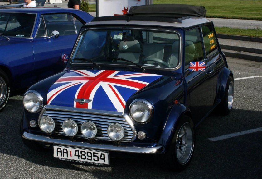 Английская машина мини Купер