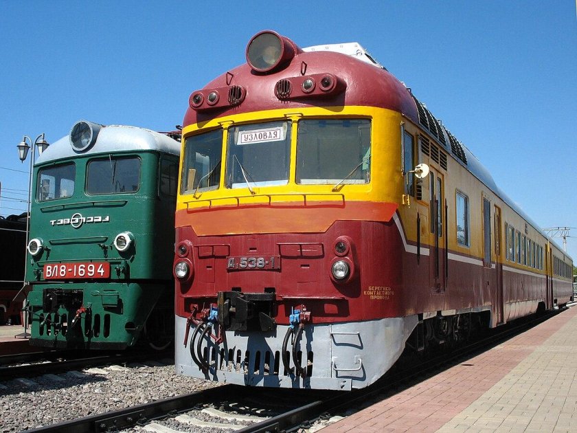 Дизель поезд д1