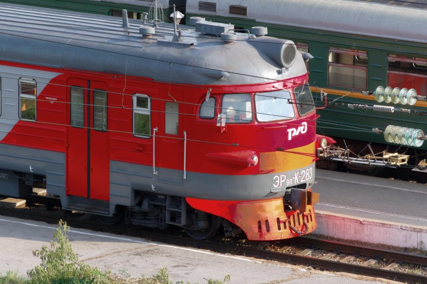 Название поездов