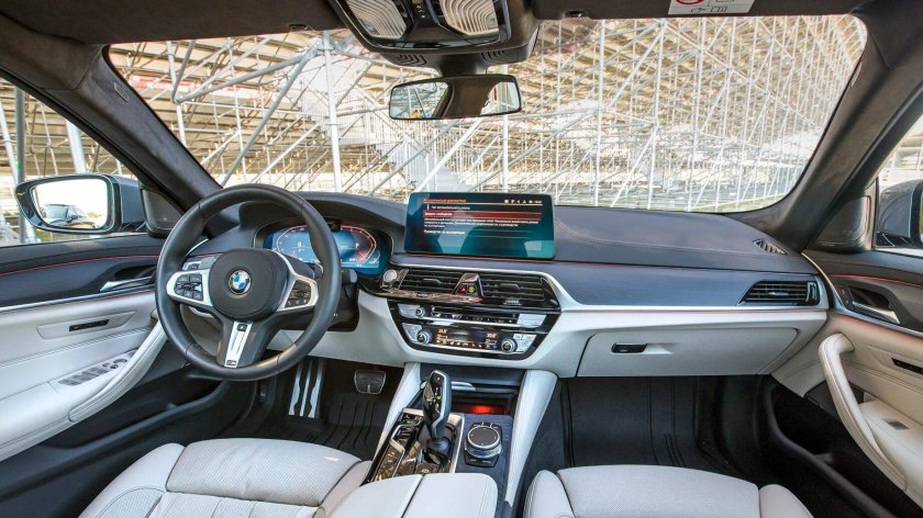 БМВ 530 2020 салон