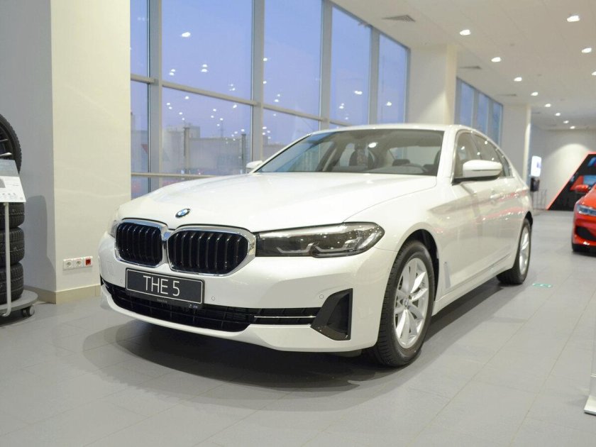 Бмв 5 серии 2022