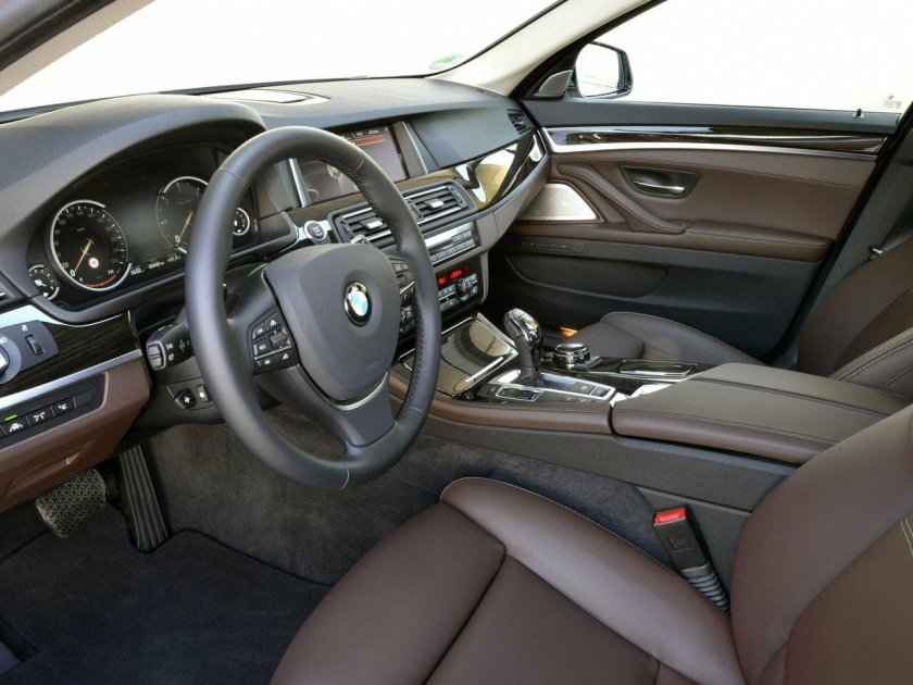 BMW f10 530d салон