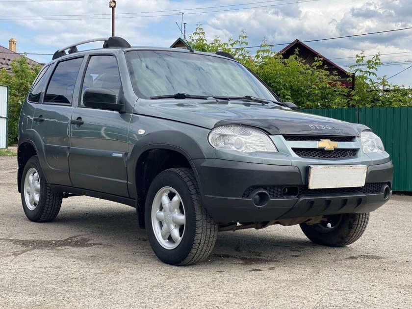 Шевроле Нива 2012 года