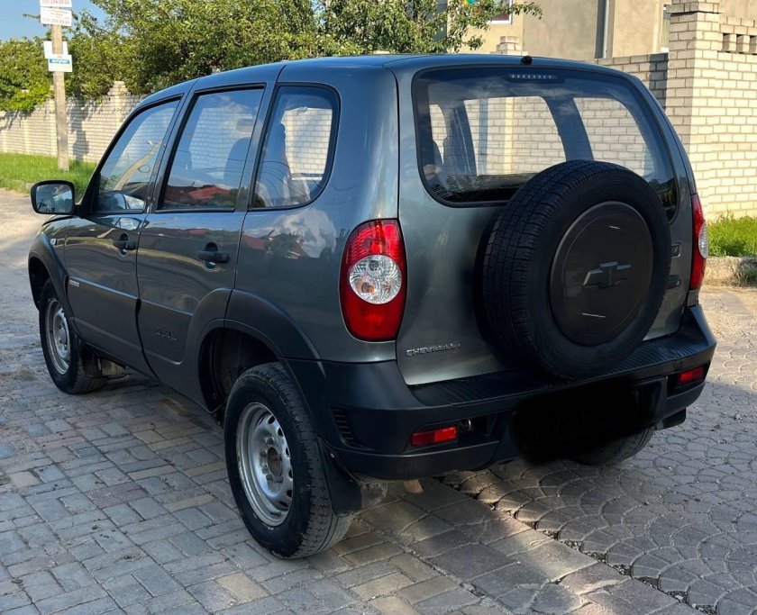 Chevrolet Niva 2012