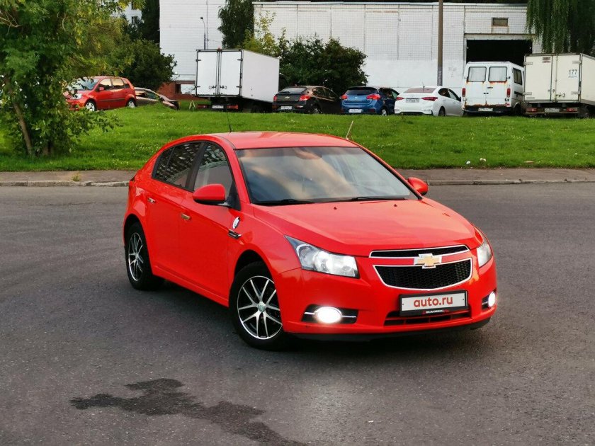 Шевроле Круз 2012 красный