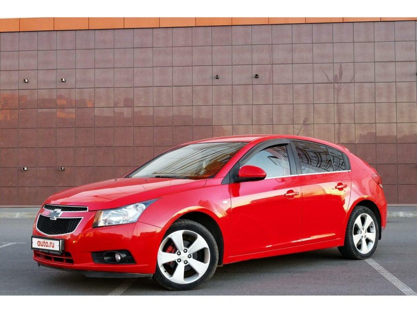 Шевроле Круз 2012 красный