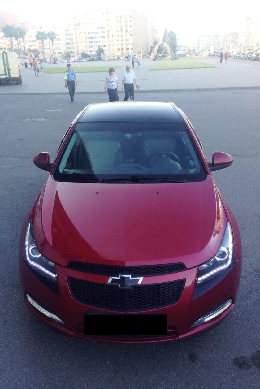 Шевроле Круз красный