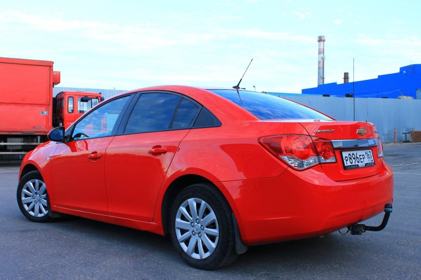 Шевроле Круз красный