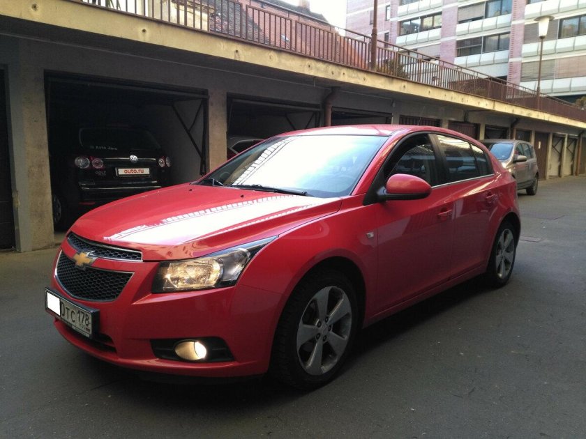 Шевроле Круз 2014 красный
