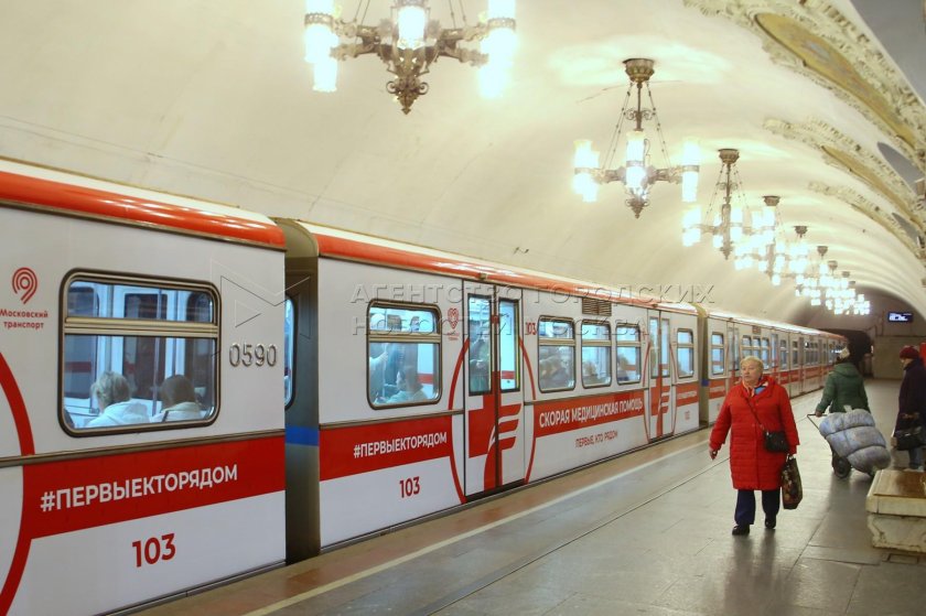 Поезда в метро москвы