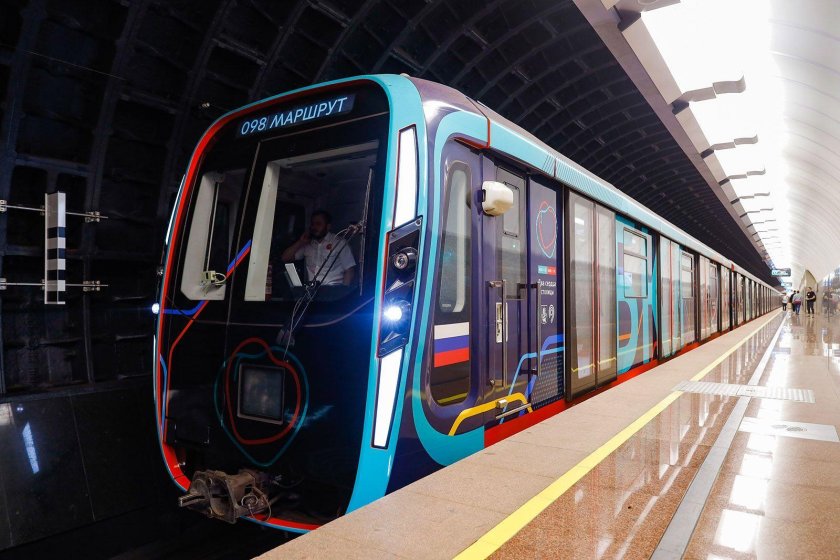 Парад поездов метро на БКЛ