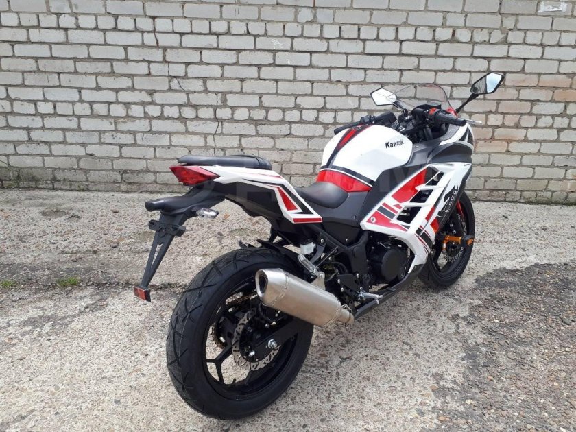 Мотоцикл 300 кубов