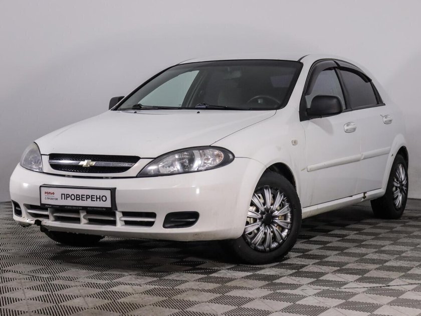 Шевроле Лачетти белая