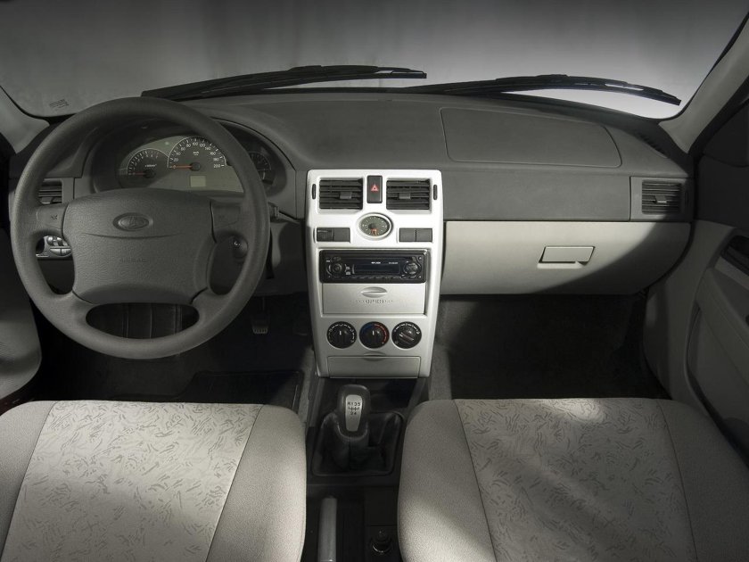 Лада Приора 2170 седан салон