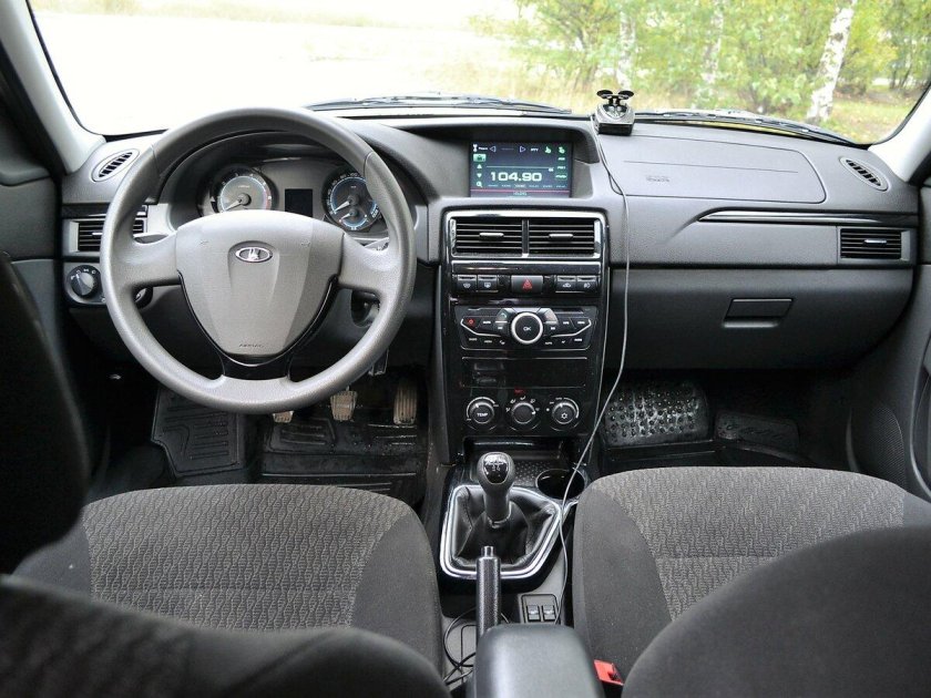 Lada Priora 2 салон