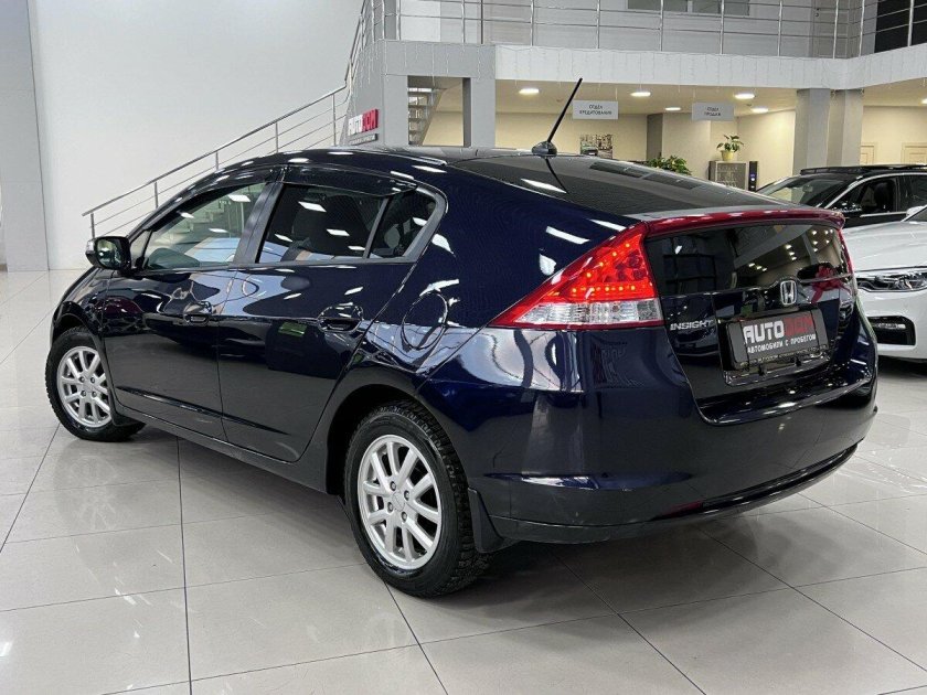 БМВ гибрид лифтбек