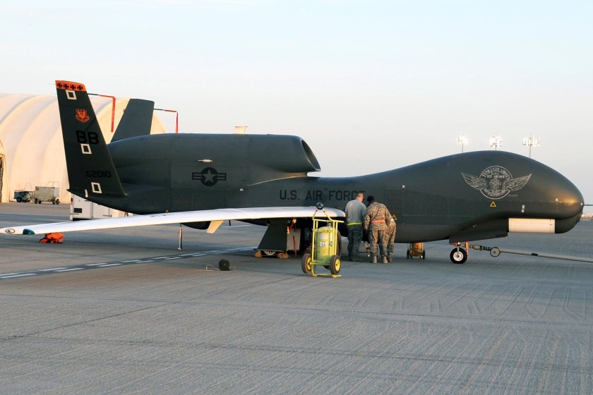 Northrop grumman rq 4 b global hawk